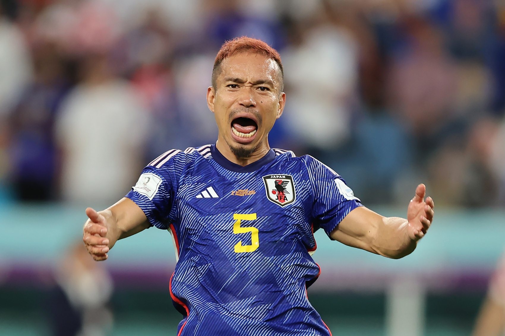 长友佑都以39岁8个月零20天的年龄，成日本队历史第2年长出场球员